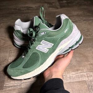 New Balance Men's Sneakers in Green and White